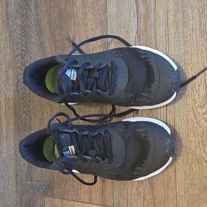 Nike star runner boys shoes, size 3.5y